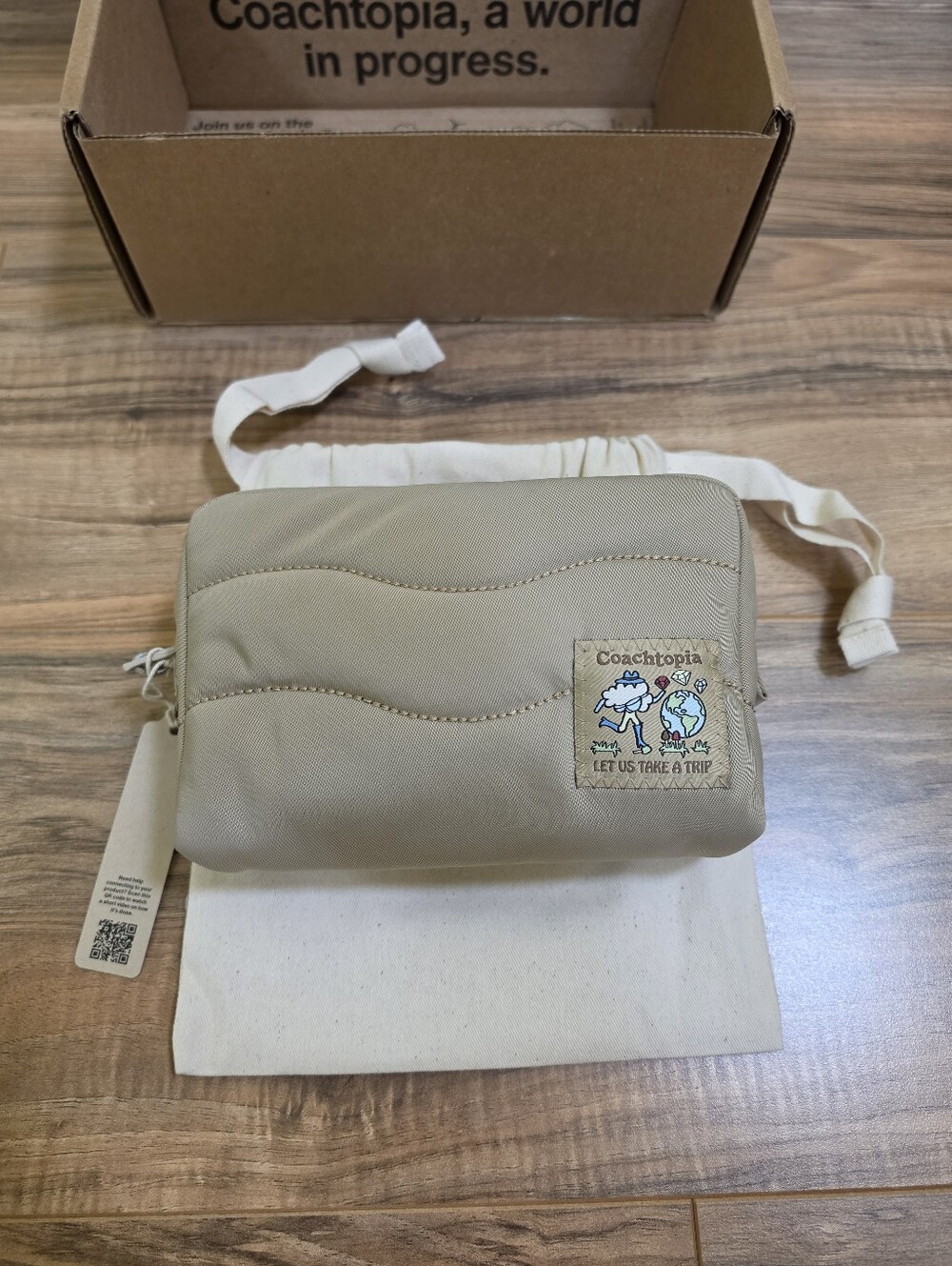 New Coachtopia Loop Pouch - Picture 2 of 12